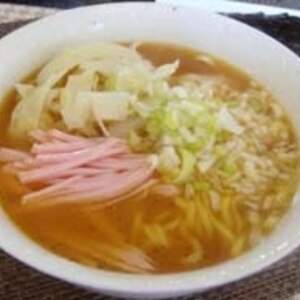 もやしとカニカマのラーメン